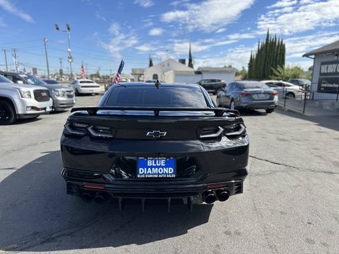 Used 2019 Chevrolet Camaro SS RWD image 5