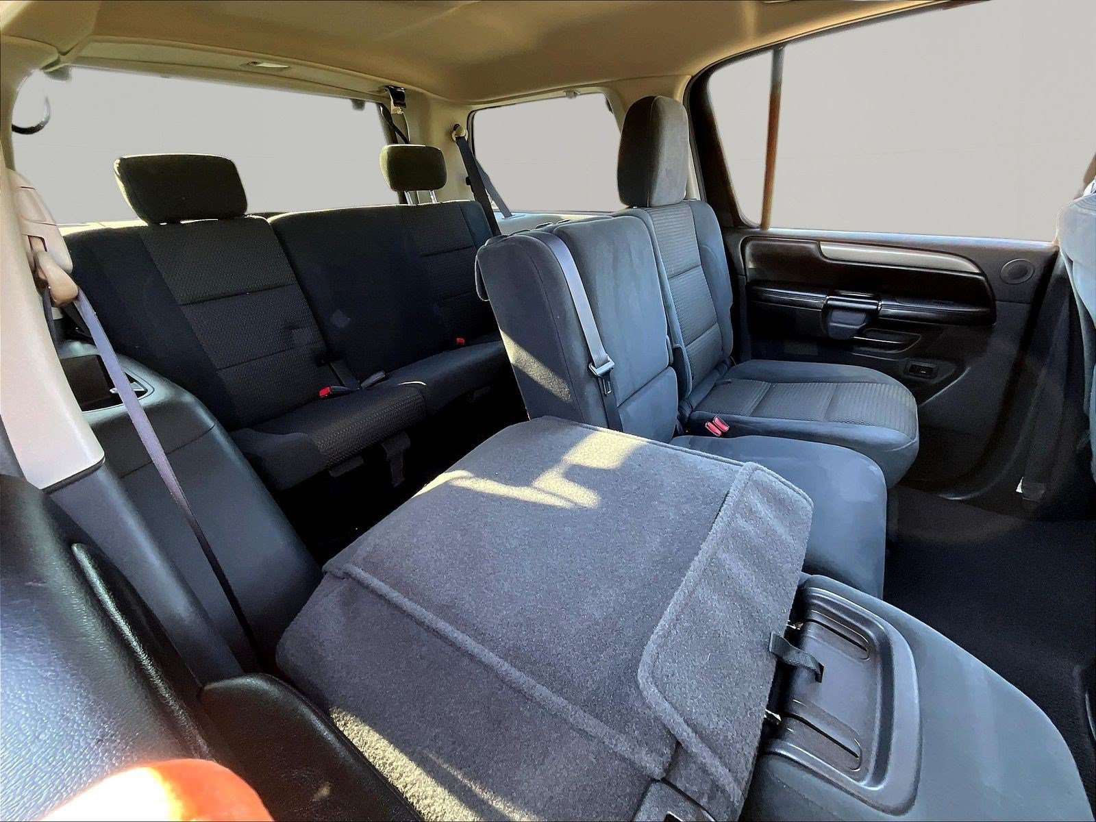 Used 2014 Nissan Armada SV RWD image 24