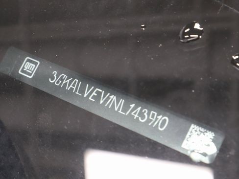 Used 2022 GMC Terrain SLT w/ LPO, Floor Liner Package image 32