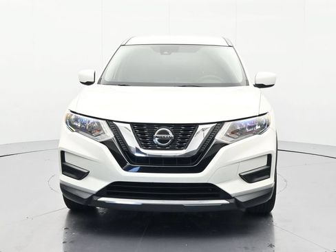 Used 2020 Nissan Rogue S FWD image 2