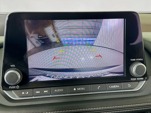 Used 2022 Nissan Rogue SV image 38