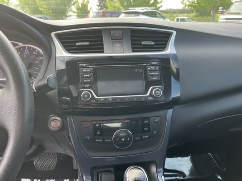 Used 2018 Nissan Sentra SR Turbo FWD image 22