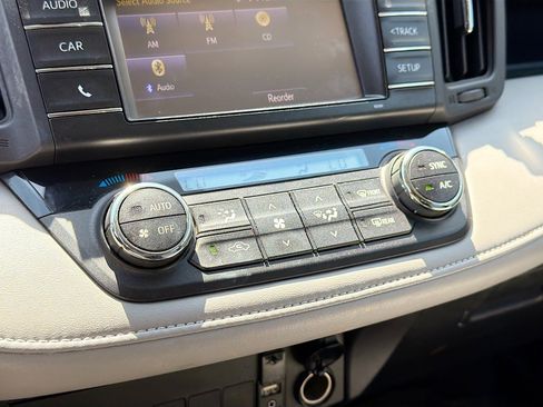 Used 2018 Toyota RAV4 XLE w/ All Weather Liner Package FWD image 11