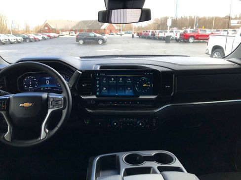 Used 2025 Chevrolet Silverado 1500 LT AWD/4WD image 13