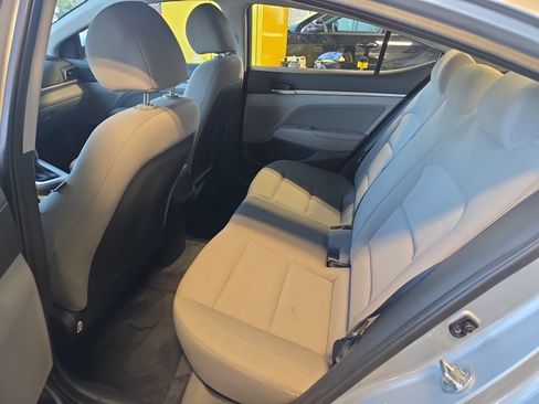 Used 2020 Hyundai Elantra SEL FWD image 13