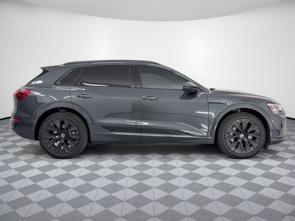Used 2024 Audi Q8 e-tron Premium Plus w/ Premium Plus Package AWD/4WD image 8