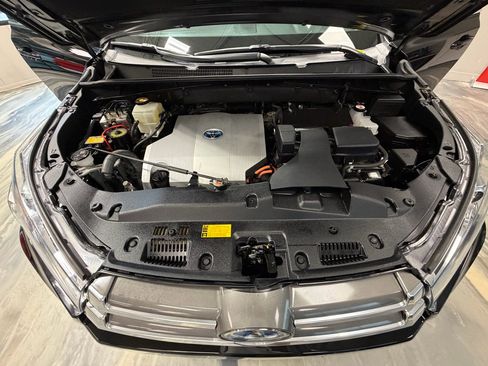 Used 2018 Toyota Highlander Limited AWD/4WD image 60