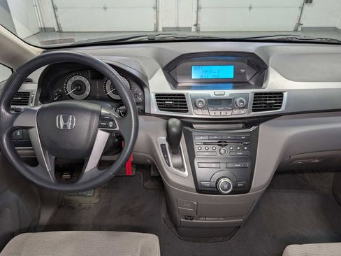 Used 2012 Honda Odyssey LX image 17
