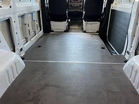 Used 2025 Mercedes-Benz Sprinter 2500 image 16