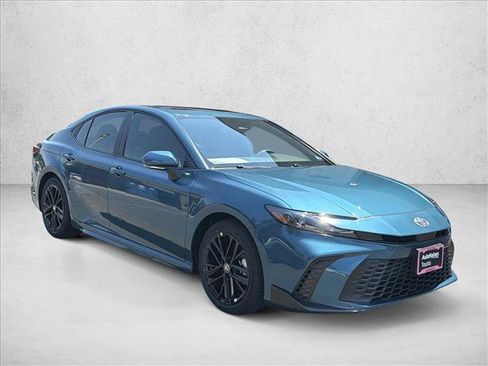 New 2026 Toyota Camry SE FWD image 3