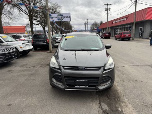 Used 2015 Ford Escape SE image 3