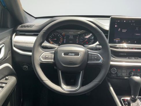 Used 2024 Jeep Compass Latitude AWD/4WD image 15