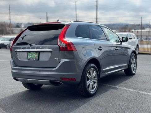 Used 2017 Volvo XC60 T5 Inscription image 4