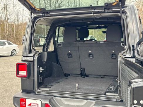 Used 2023 Jeep Wrangler Sahara w/ Cold Weather Group image 13