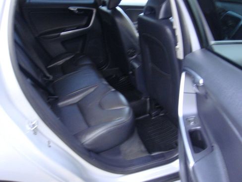 Used 2015 Volvo XC60 T6 AWD/4WD image 14