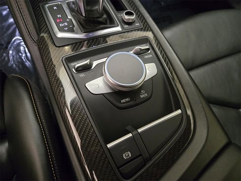 Used 2021 Audi R8 V10 w/ Premium Package image 36