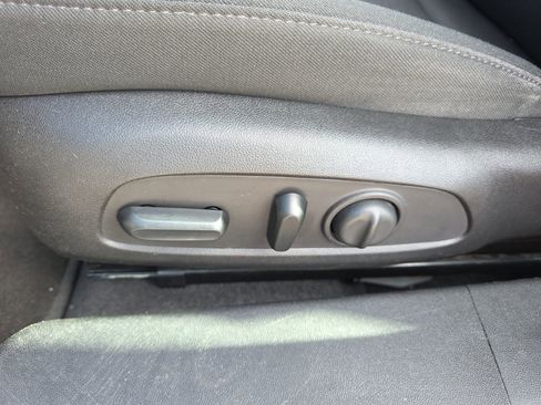 Used 2016 Chevrolet Malibu Hybrid w/ Driver Confidence Package image 18