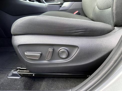 Used 2024 Toyota RAV4 XLE AWD/4WD image 10