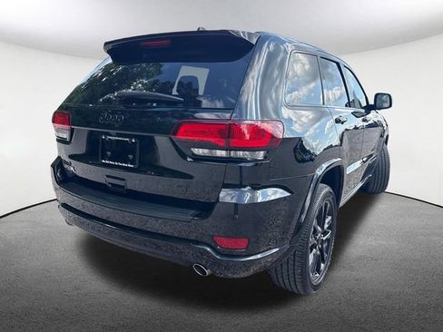 Used 2020 Jeep Grand Cherokee Altitude AWD/4WD image 13
