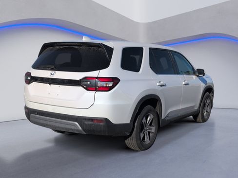 Used 2024 Honda Pilot EX-L image 3