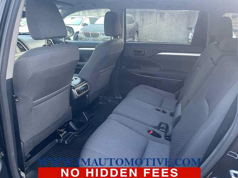 Used 2018 Toyota Highlander LE w/ Protection Package #3 AWD/4WD image 3