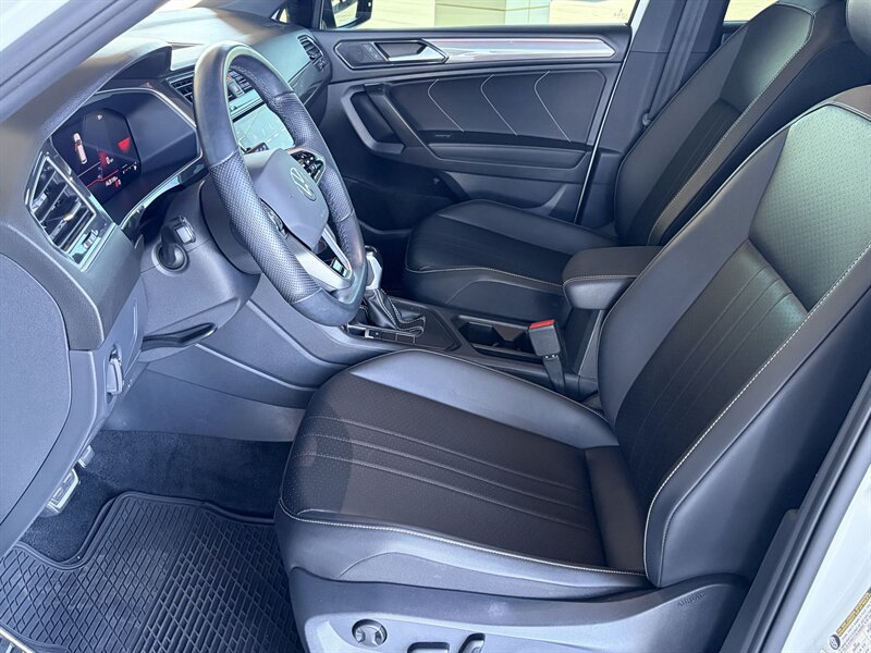 Used 2023 Volkswagen Tiguan SE R-Line FWD image 2