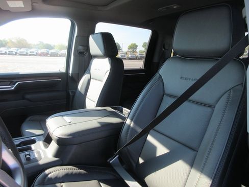 New 2026 GMC Sierra 2500 Denali w/ Denali Reserve Package image 14