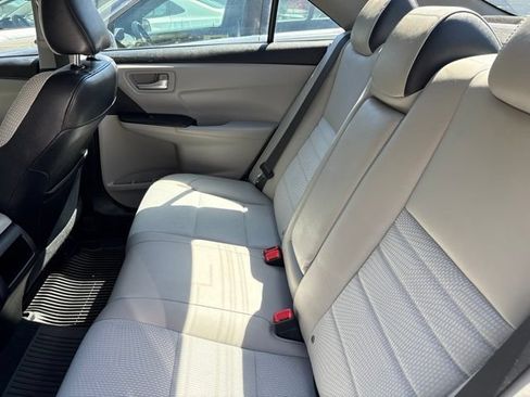 Used 2017 Toyota Camry XLE FWD image 8
