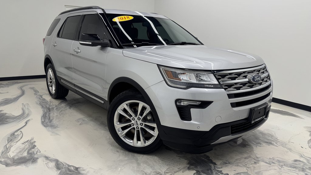 Used 2018 Ford Explorer XLT w/ Equipment Group 202A AWD/4WD image 3