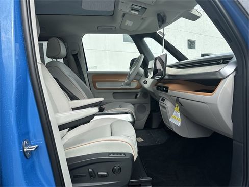 New 2025 Volkswagen ID. Buzz 1st Edition image 22