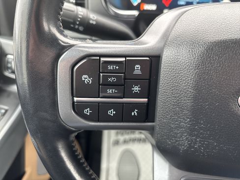 Used 2023 Ford F150 Lariat w/ Trailer Tow Package image 19