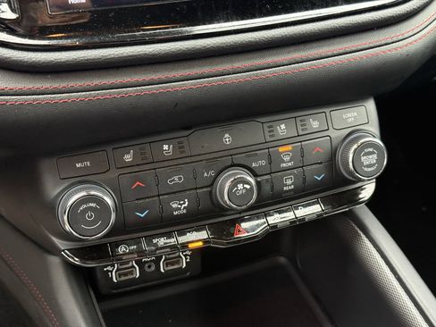 Used 2024 Dodge Durango GT image 22