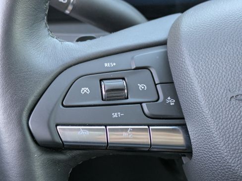 Used 2025 Cadillac XT4 Premium Luxury image 24