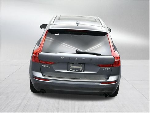 Used 2019 Volvo XC60 T8 Momentum w/ Premium Package AWD/4WD image 17