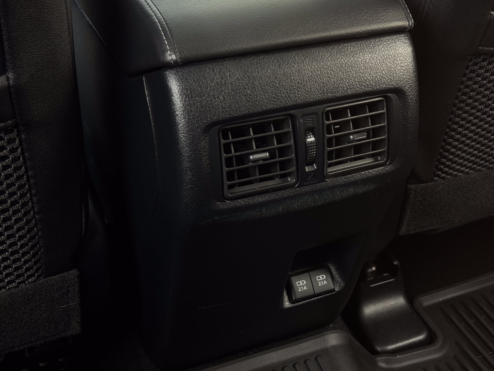 Used 2022 Toyota 4Runner SR5 Premium w/ Moonroof Package AWD/4WD image 26