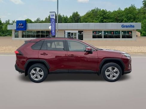 Used 2022 Toyota RAV4 XLE w/ Convenience Package image 5