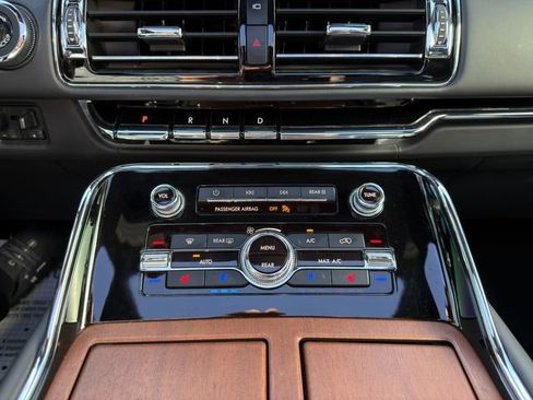 Used 2023 Lincoln Navigator L Black Label AWD/4WD image 40