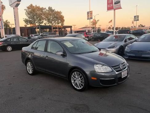 Used 2008 Volkswagen Jetta Wolfsburg Edition FWD image 3