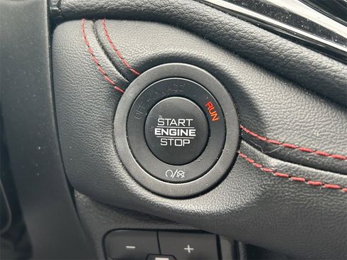 Used 2024 Dodge Durango GT image 32