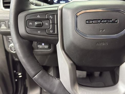 Used 2023 GMC Yukon Denali w/ Denali Reserve Package image 17