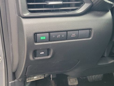 Used 2024 Nissan Sentra S FWD image 16