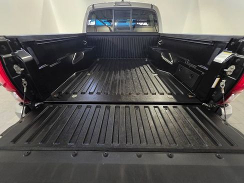 Used 2022 Toyota Tacoma SR AWD/4WD image 21