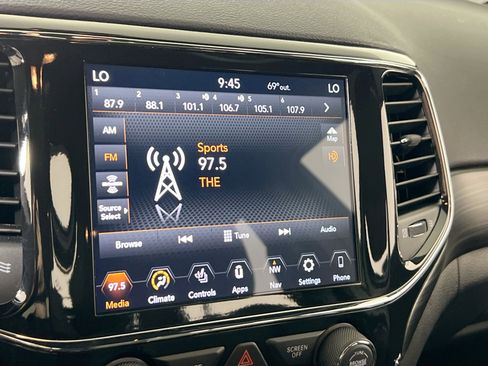 Used 2022 Jeep Grand Cherokee Laredo E w/ Security & Convenience Group image 14