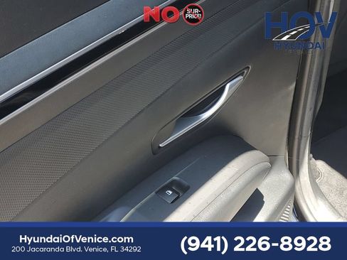 Certified 2022 Hyundai Tucson SEL FWD image 17
