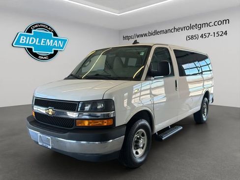 Used 2021 Chevrolet Express 3500 LT w/ LT Preferred Equipment Group image 3