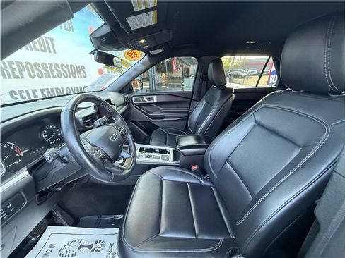 Used 2020 Ford Explorer XLT w/ Equipment Group 202A image 20