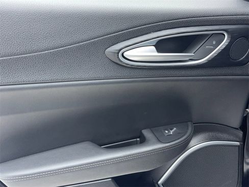 Used 2019 Alfa Romeo Giulia image 41