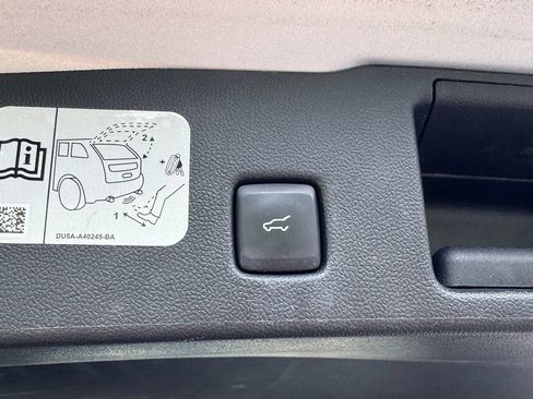 Used 2020 Ford Escape Titanium AWD/4WD image 24