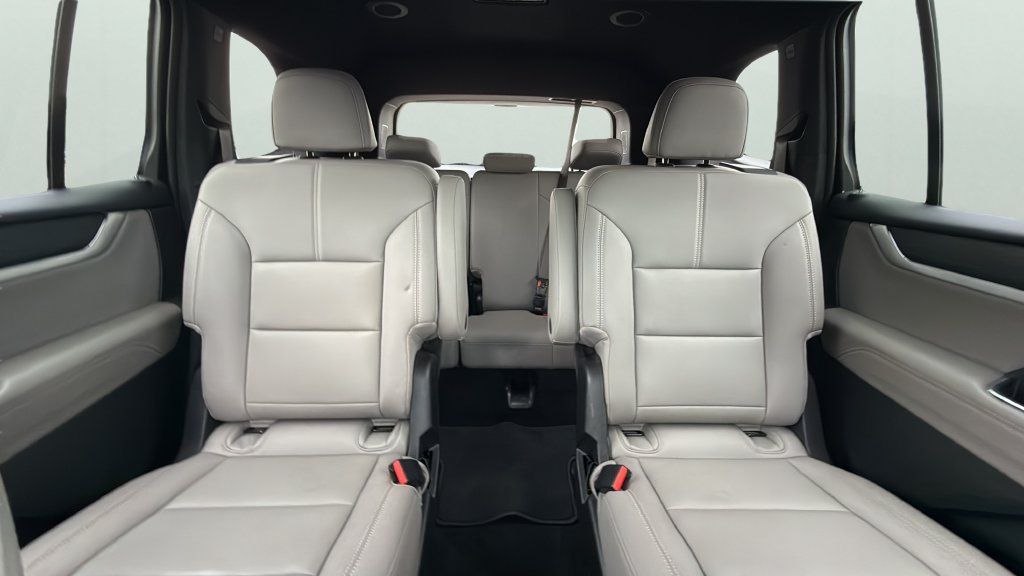 Used 2026 GMC Acadia Elevation w/ Elevation Premium Package FWD image 25