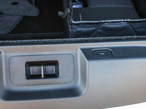 New 2026 Land Rover Range Rover SE image 28